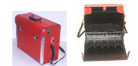 8210 Werkzeug-Koffer aus rotem Rindleder mit verstärktem Boden sowie Alukanten - einschl. Trageriemen - leer